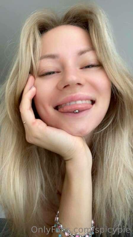 I'm happy, I want to give you my mood😍