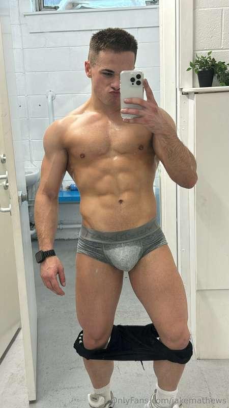Showing off how sweaty I was in the gym the other day after ..