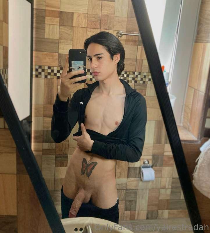 Qué parte de mi cuerpo lamerías primero?🥴🤔