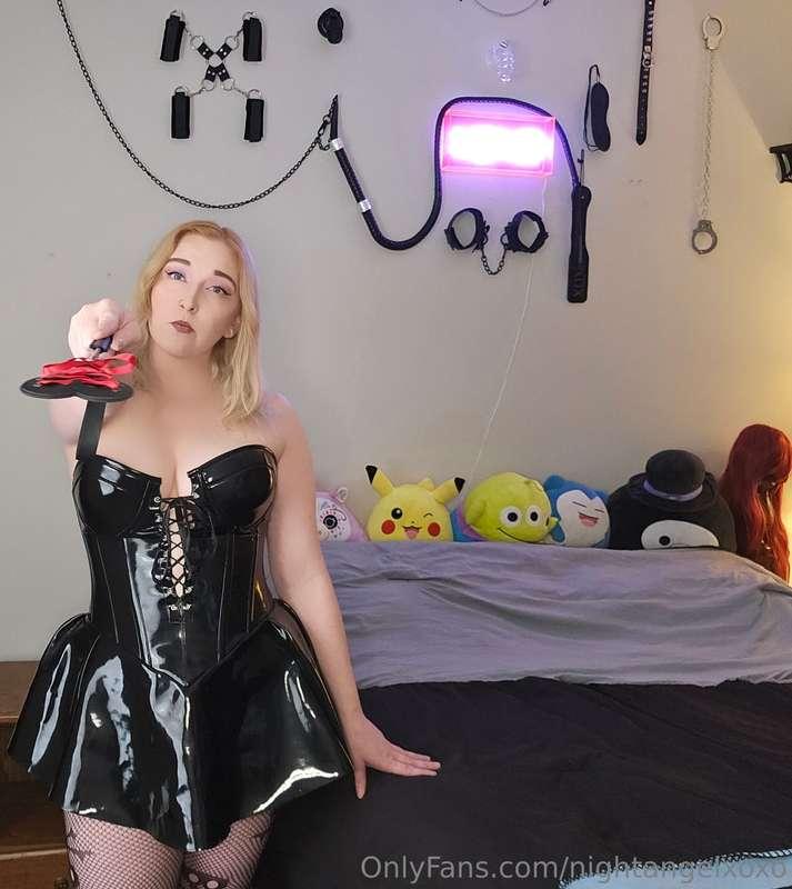 Feeling feisty today, cum let Mistress play with you🚨🔗🖤💋♠️