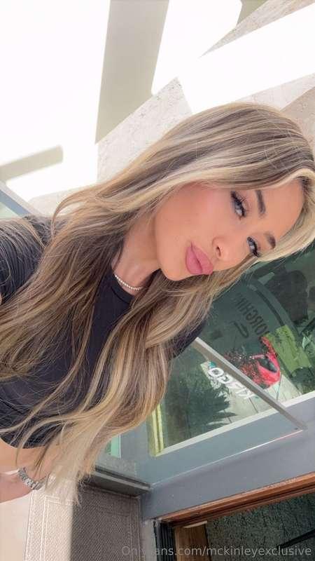 i think i deserve a kiss rn