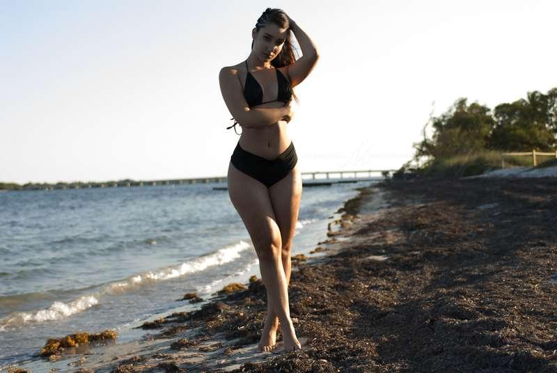 yourfavoritebigbooty image #15