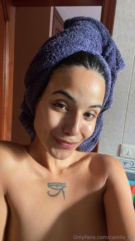 Fresh from a steamy shower. Ready to get dirty with me?😋