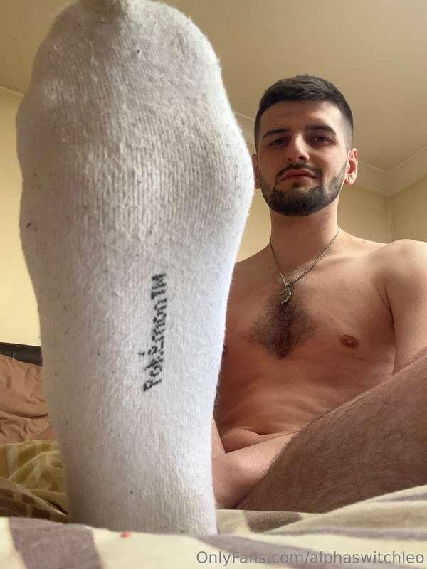 Sniff them sweaty socks 😈😈