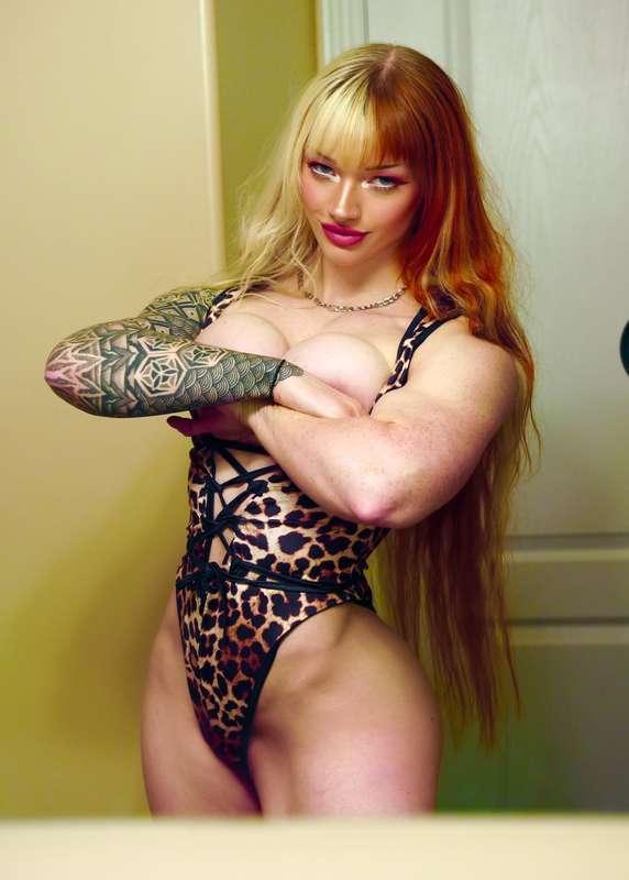 xinia_official image #2