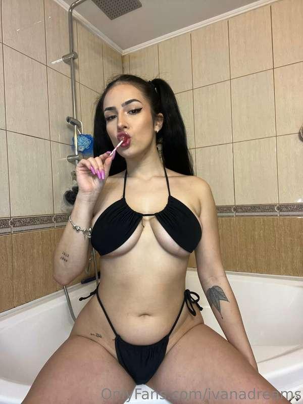 Come take a bath with me? Ill give ur back sum scrubs hehe 😉