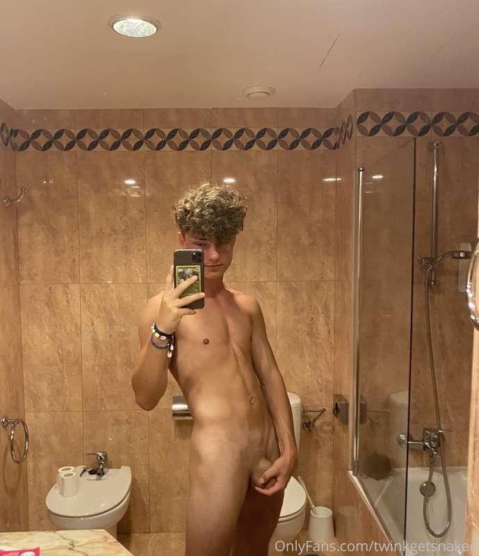 introducing K 😉 @twinksgetnaked