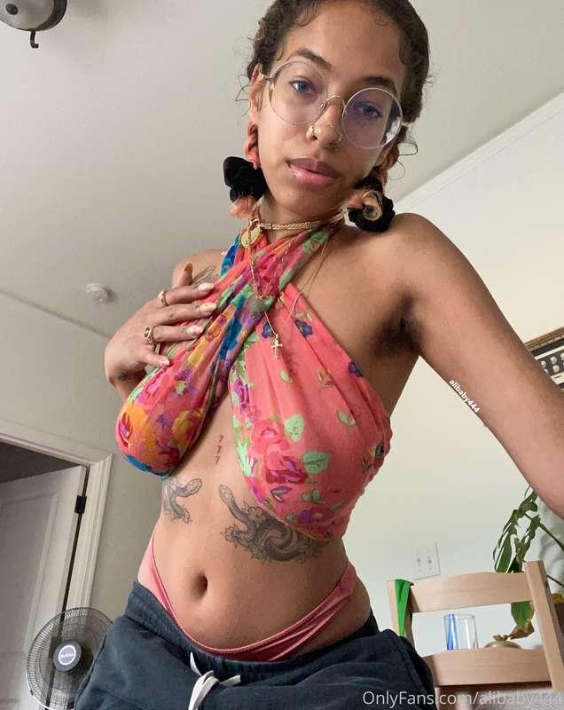 6 pics 🐈 some low qual nudes while i’m kitty sitting hehe wh..