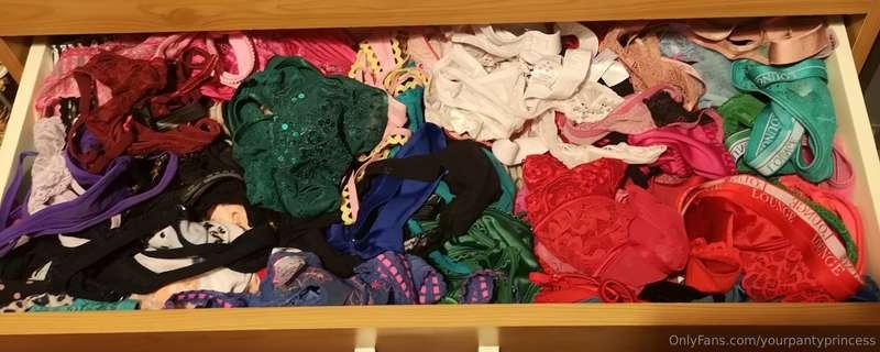 Who wants to rummage through my panty drawer? 👅 Do I have mo..