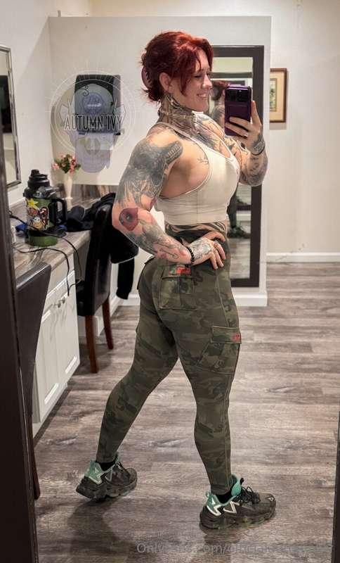 SFW WORKOUT WEDENESDAY - Back day is back!Tips are appreciat..