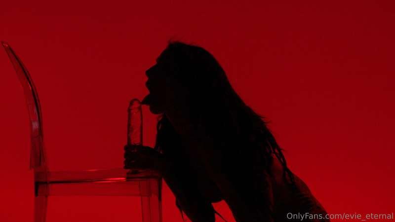 evie_eternal image #6