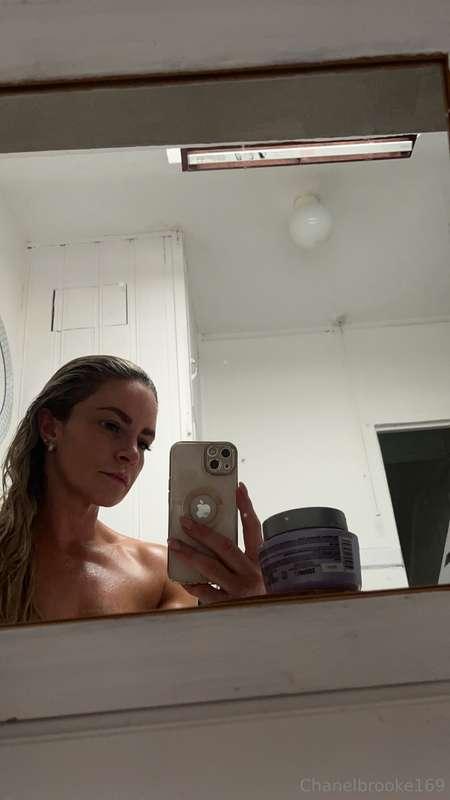 Having fun in the  bathtub 🛁 wanna see?