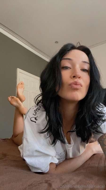 🖤 Welcome to my safe space 🖤 

Follow for exclusive posts, n..