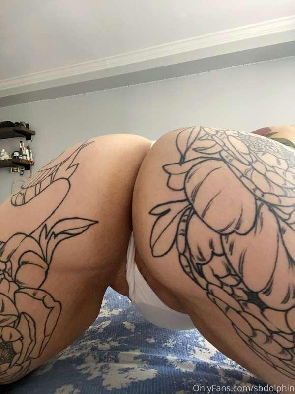 Swipe to take off my panties 🤭