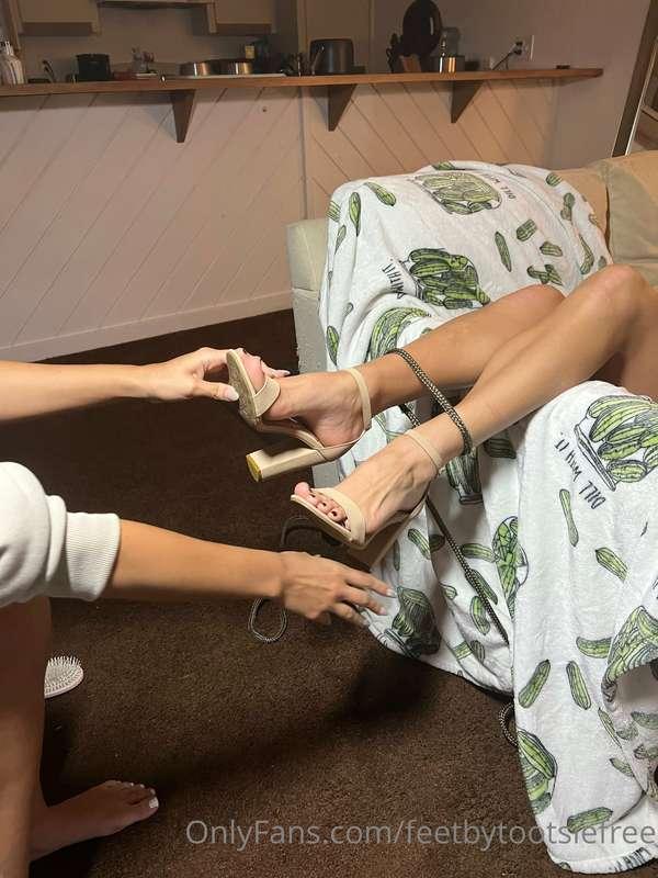 Sneak peak of content coming soon 😈 @hang10toess