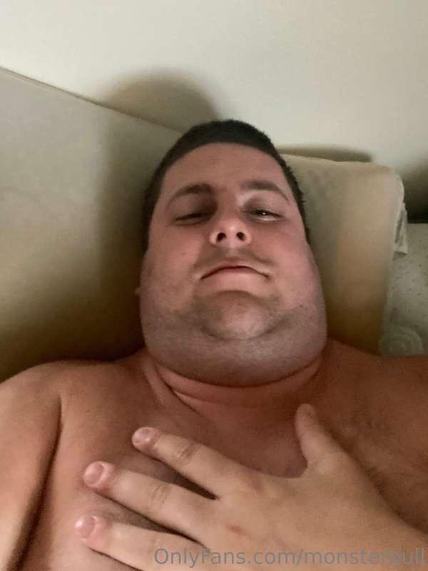 Wtf, my neck has rolls going into a roll. My beef doesn’t ev..