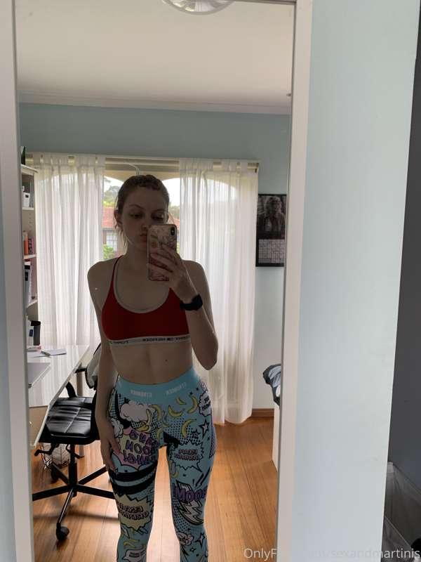 About to go for a run. God these pants make my ass look good..