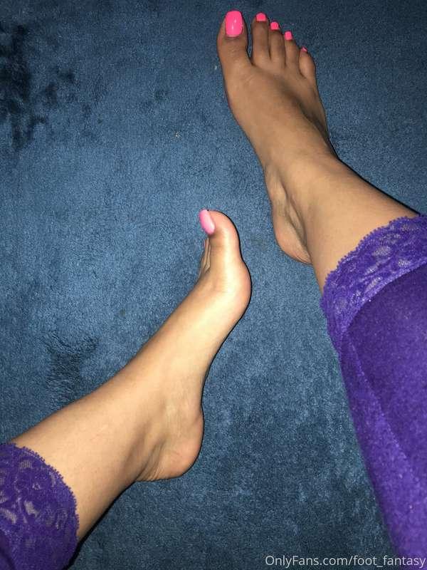 Hot pink toes