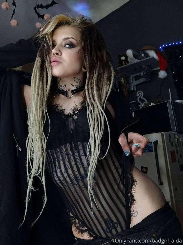 I AM A VERY BAD GIRL .. I HAVE BEEN TOLD))