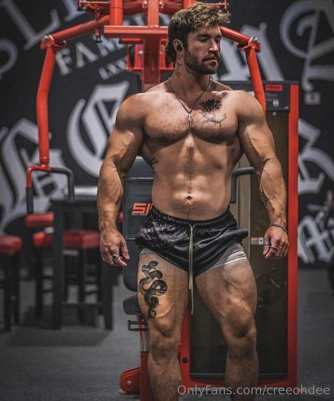 Where am I? 😏 In the gym 💪🏼