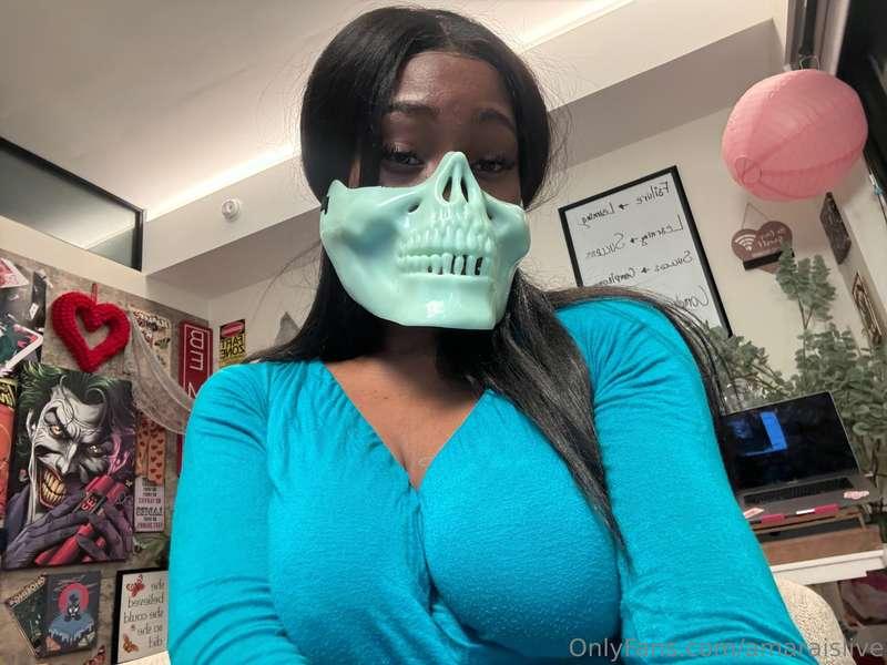 **Want to see me in more HOT SEXY OUTFITS (*muy caliente!!!*..