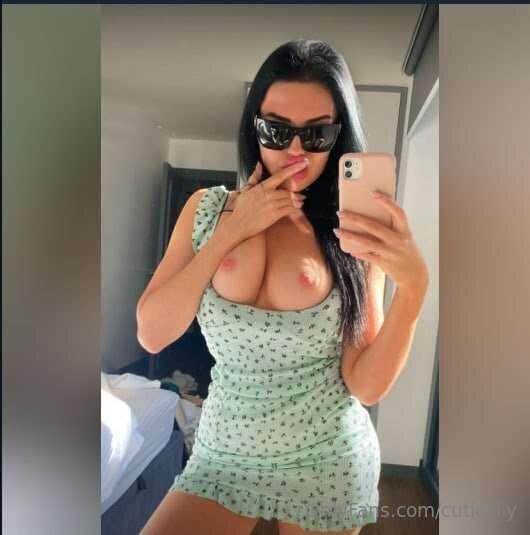@leila_jadee Loves passionate sex, loves cum on her face and..