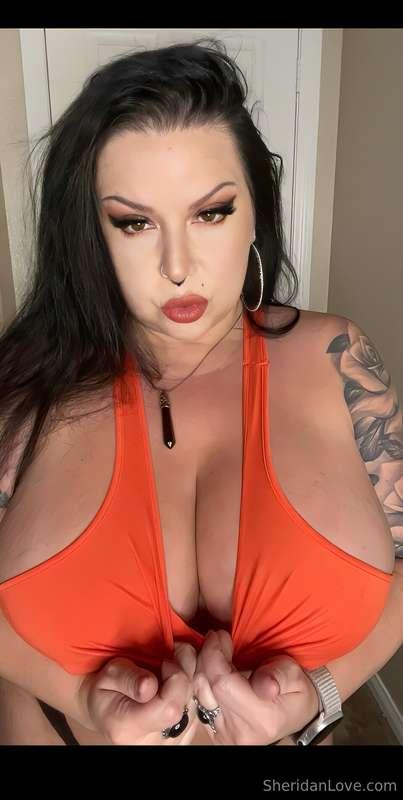 I love teasing you with my huge tits !!