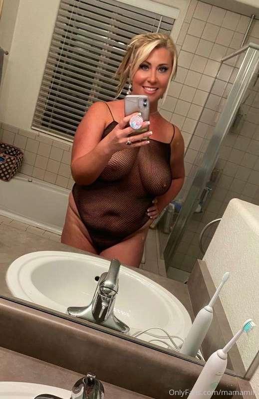 Wanna tear this off of me and use all of me? 😘 