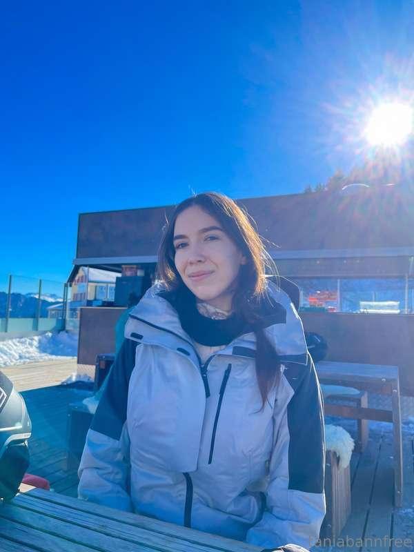 Winter sports or summer fun? ❄️☀️ Which one do you prefer?