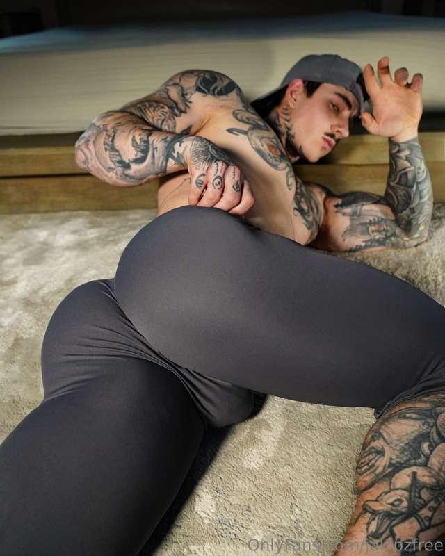 No flash photography 😉…My ADULT Content 🔞👉 @Jakipz