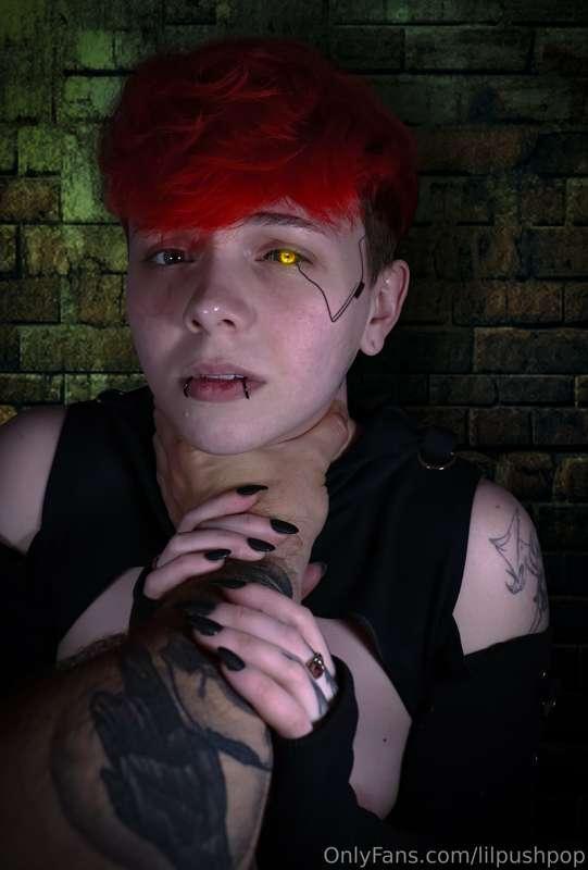 Just leaving some teasers until I get these b/g videos edite..
