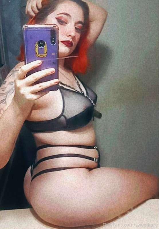 Leave a comment if you like how this looks on me 😏
Should I ..