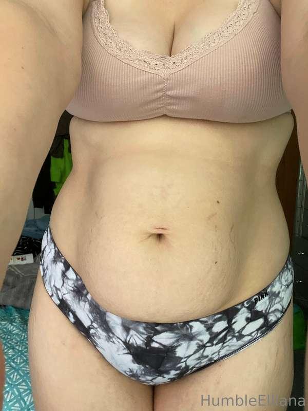If you think my bellys cute And you would love to Cum on it ..
