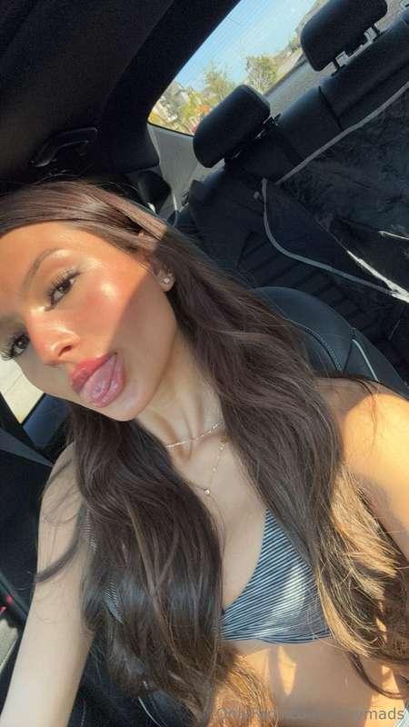 Filming so much gym & beach content today 😝