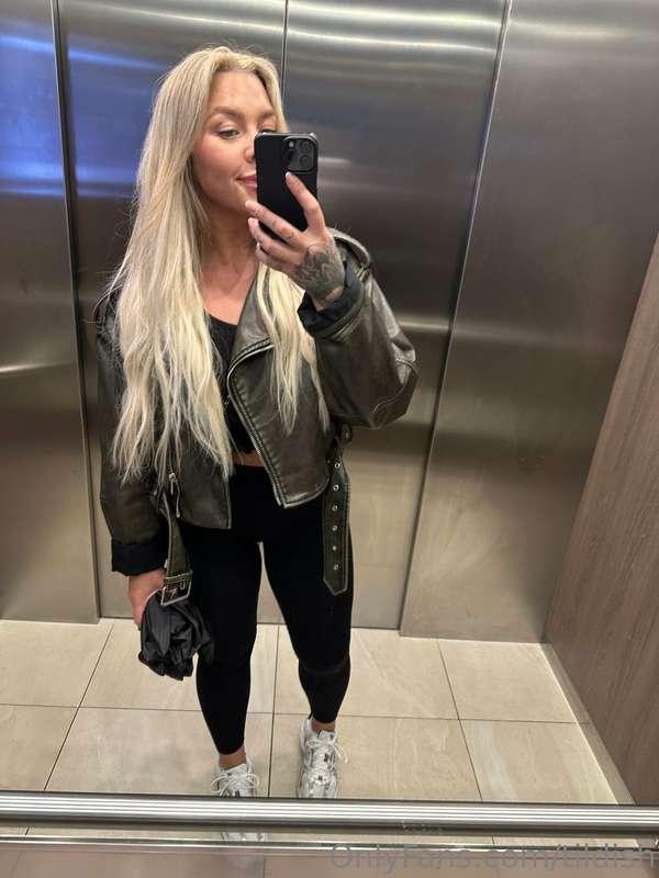 😘