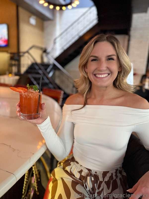 Cheers to Friday happy hour! Who’s taking me out next FriYAY..