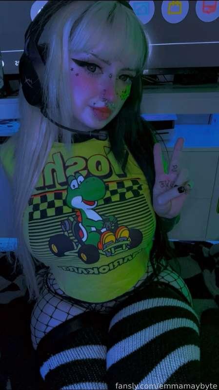 emmamaybyte image #2