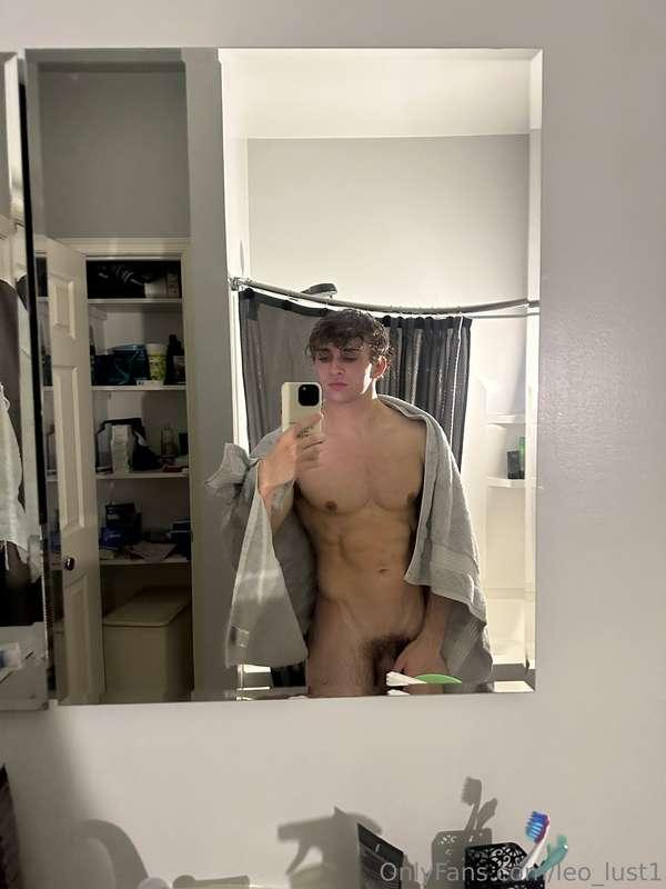 Been trying to wake up earlier but man is it hard😉
