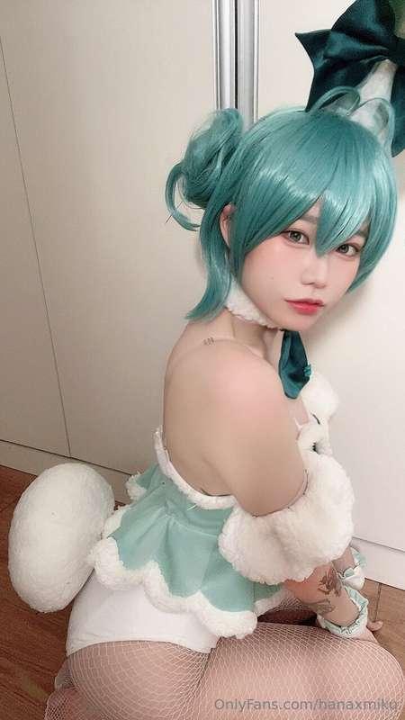 Caught in my cosplay zone 🐰💚