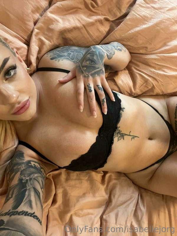 Need someone in bed with me now 😩💦