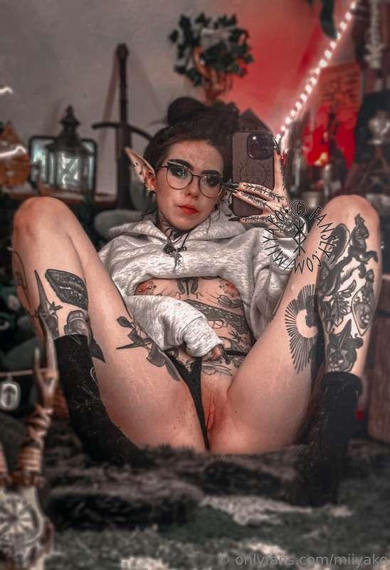Nerdy elf girls have the best pussy 💋