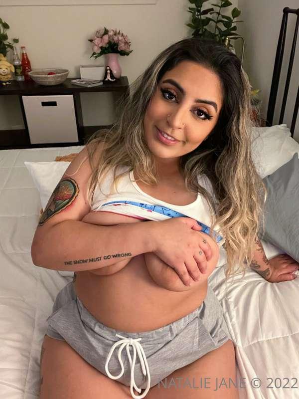 give me a hand and ill give you one? 🤭