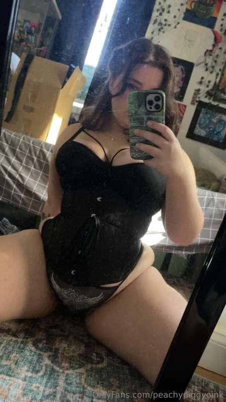 peachypiggyoink image #1