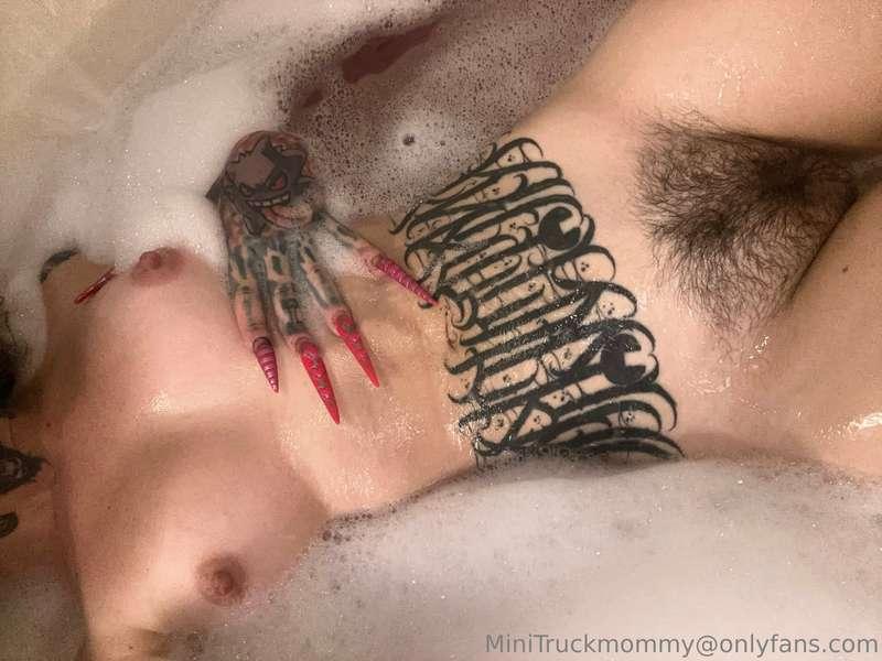 Come help me wash off??