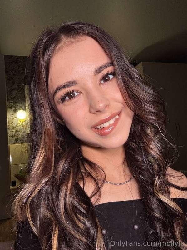 mollylo image #0