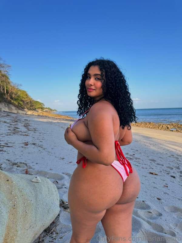 Can I take you to a dinner in a beach with me? 
