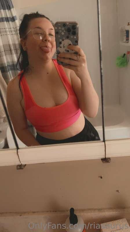 A lazy, lazy Sunday 😮‍💨 someone come spice it up 😘