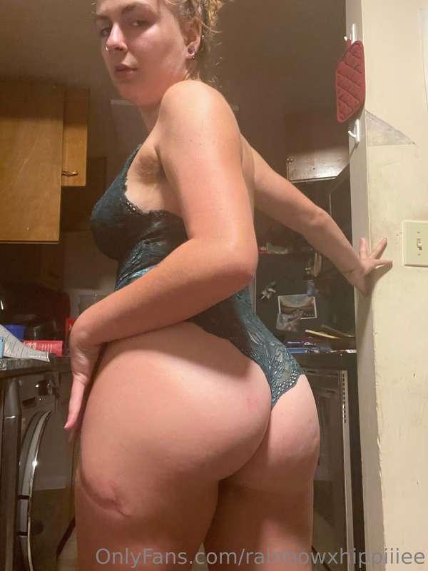 Whole lingerie bundle 😈💋 some really good booty pics and pus..