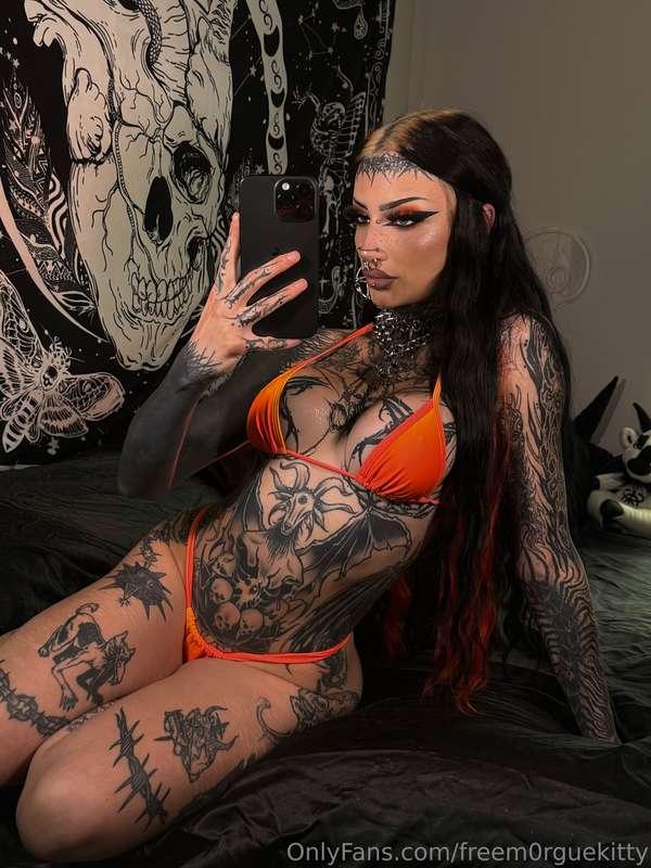 theres room for a plus one in my bed 😈