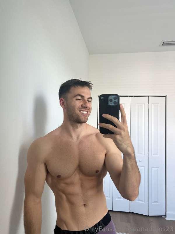 You know where to go to see the goods 😏